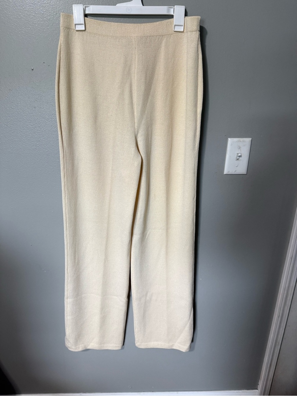 St. John Collection by Marie Gray Cream Knit Straight-Leg Pants size 12